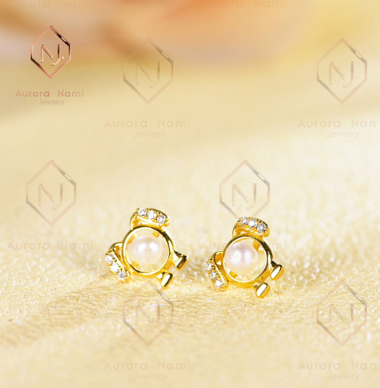 Dog Ears Pearl Studs With Moissanite