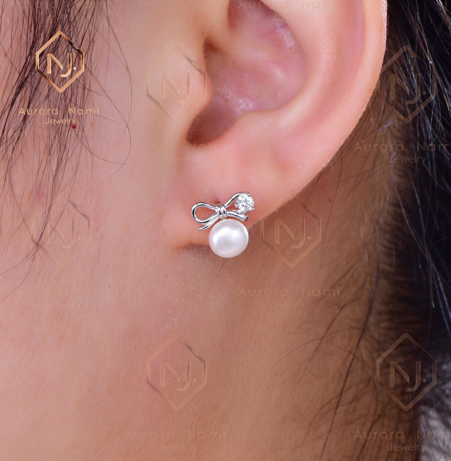 Mother of Pearl Studs With Moissanite Bow